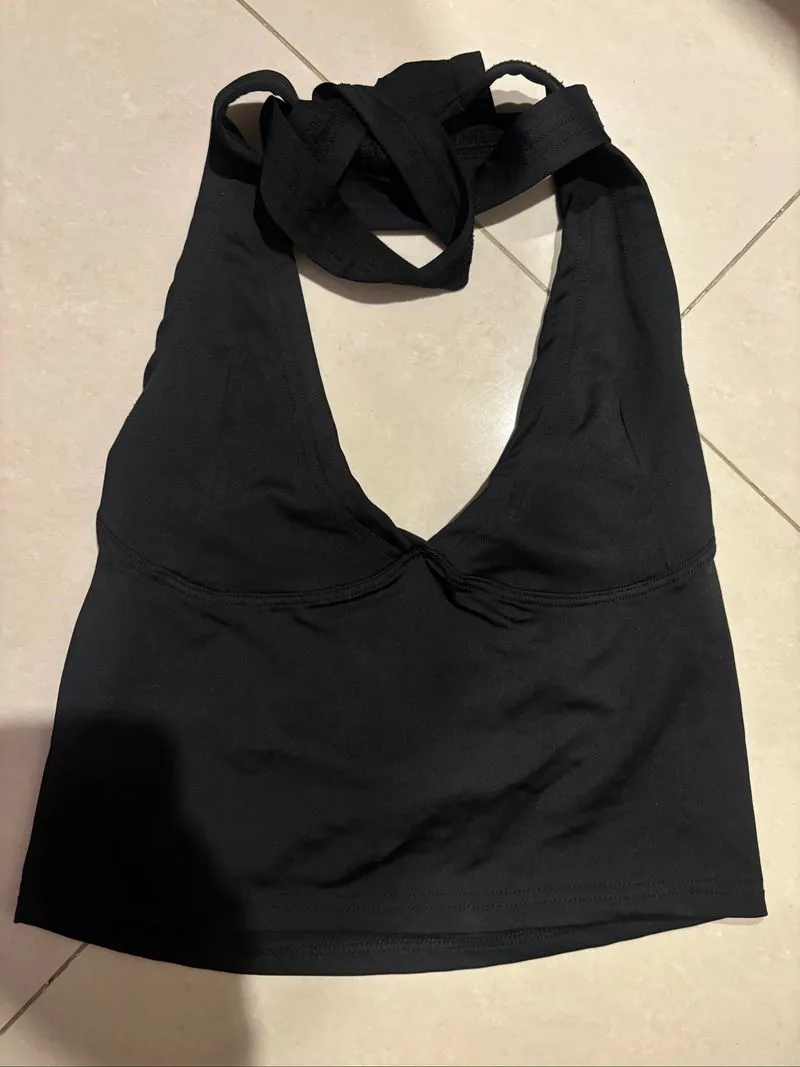 black halter top photo 1