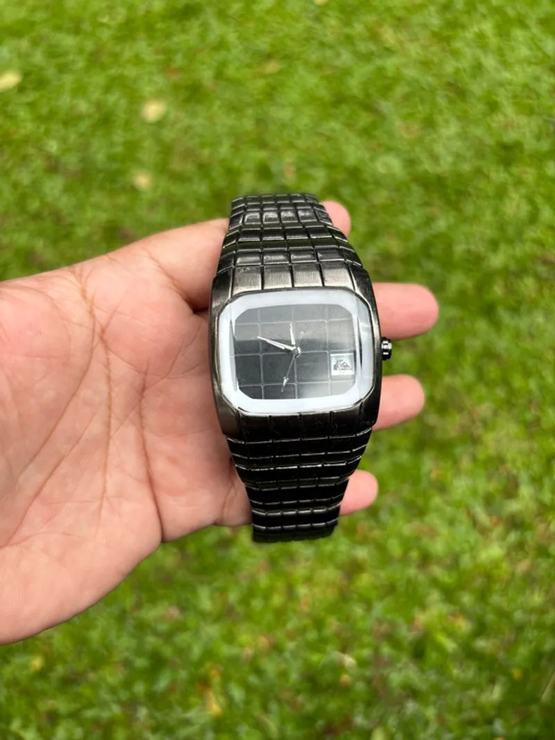 JAM QUIKSILVER RUBIC HITAM PUTIH photo 1