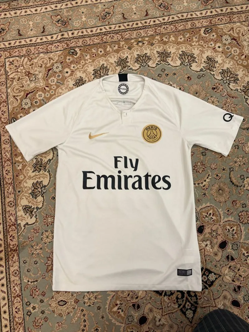 PSG ‘18/19 away jersey (Fans version) photo 1