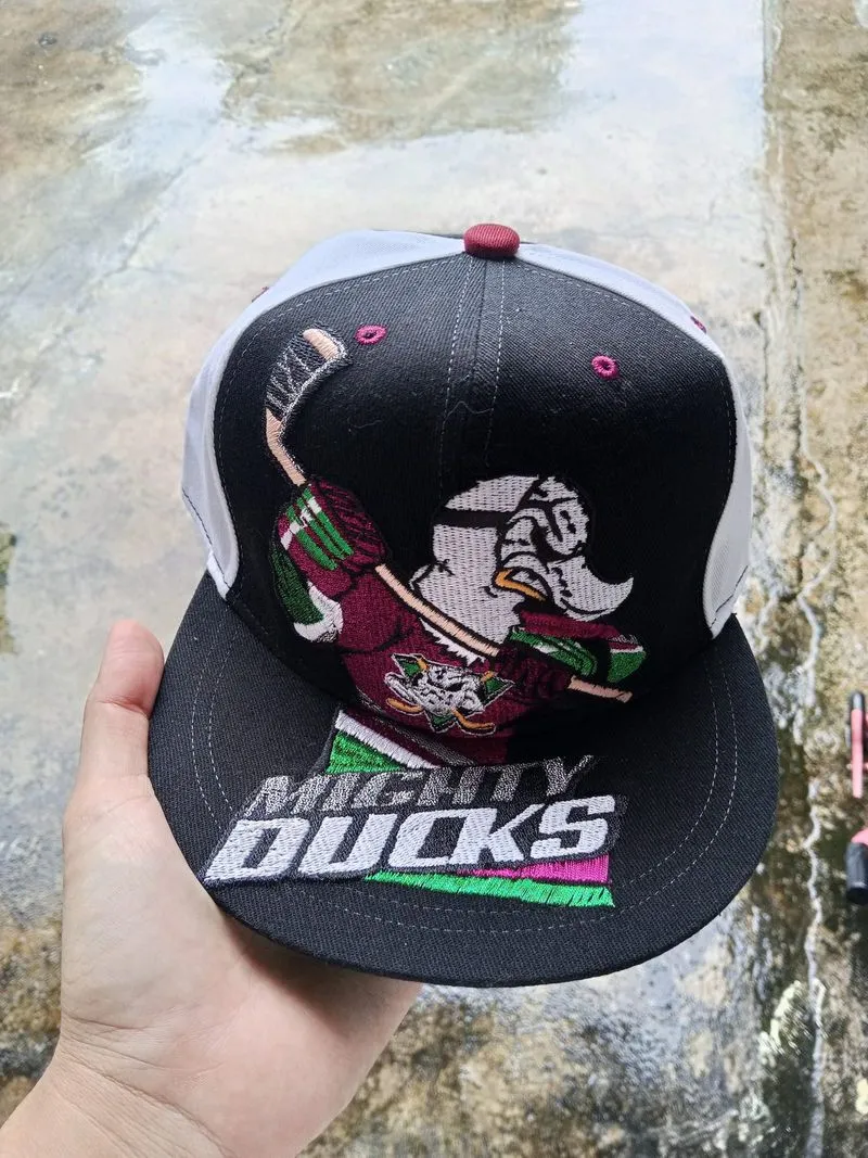 SNAPBACK MIGHTY DUCKS  photo 1