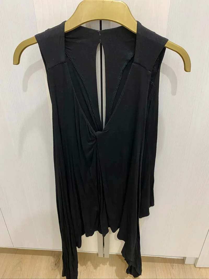 black tank top photo 1