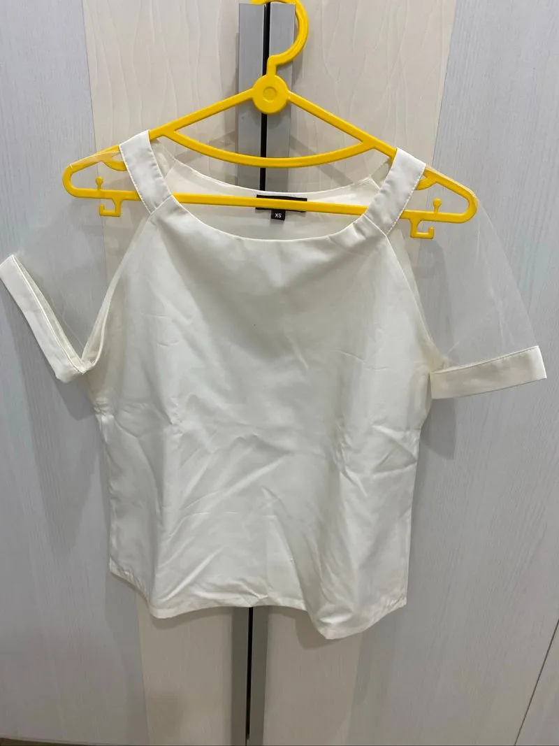 cloth inc white top photo 1