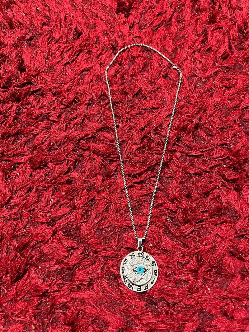 eye of horus necklace silver photo 1