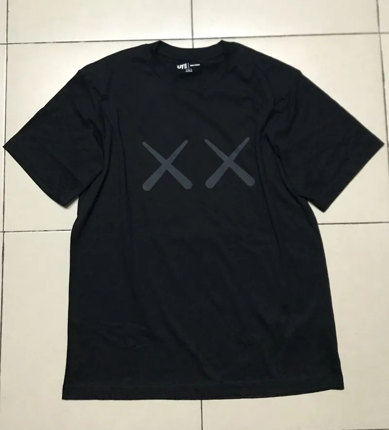 Uniqlo Y2K T-shirt Pria black photo 1