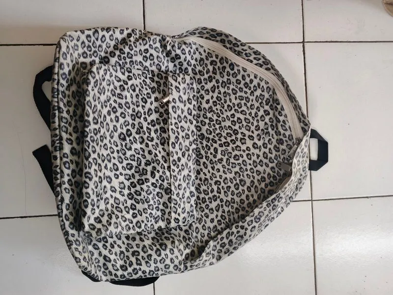 BACKPACK LEOPARD BLACK WHITE  photo 1