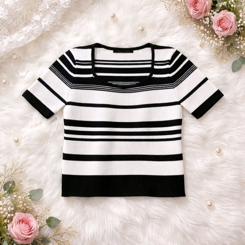 UPTOWN GIRL BLACK & WHITE STRIPES TOP / NEW NO TAG photo 1