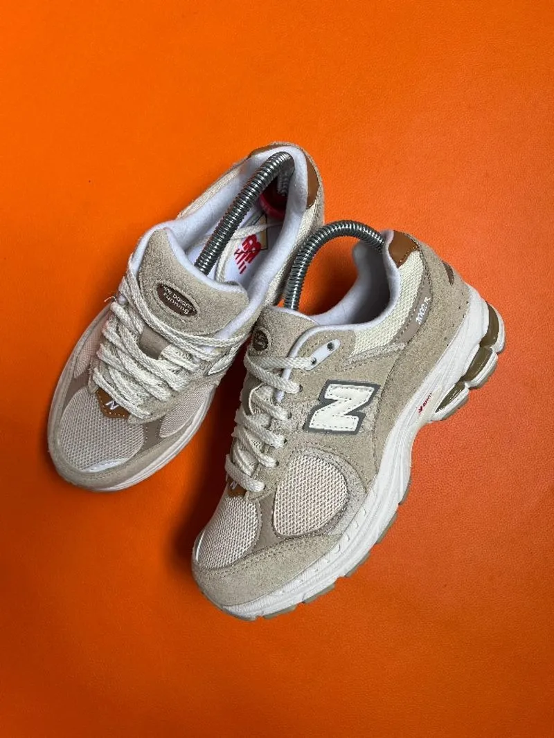 new balance 2002r
 photo 1