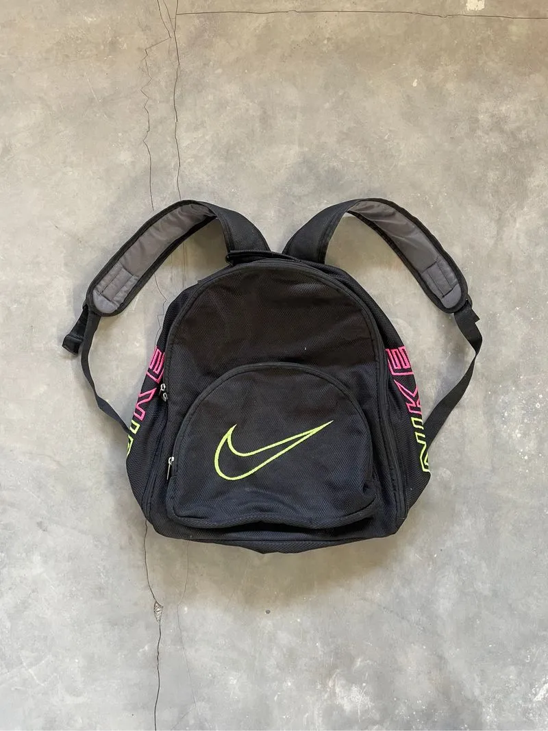 Y2k Nike Backpack Fashion Big Logo photo 1