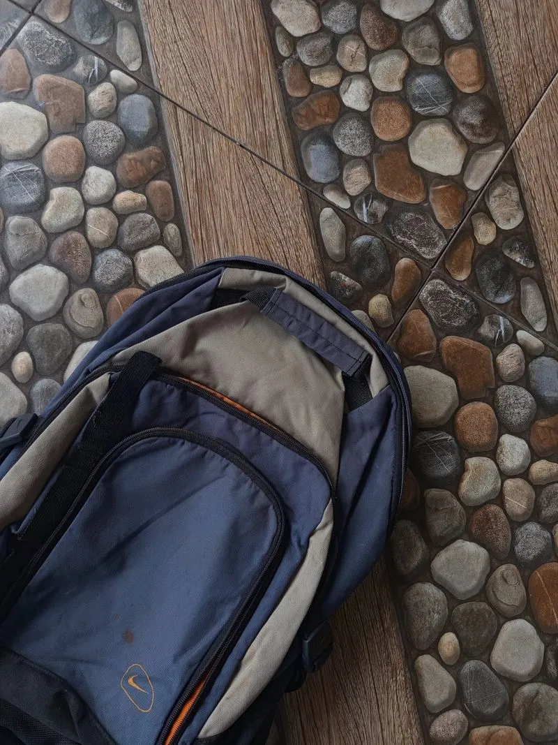 This backpack has a distinctive 90s or early 2000s (Y2K)  photo 1