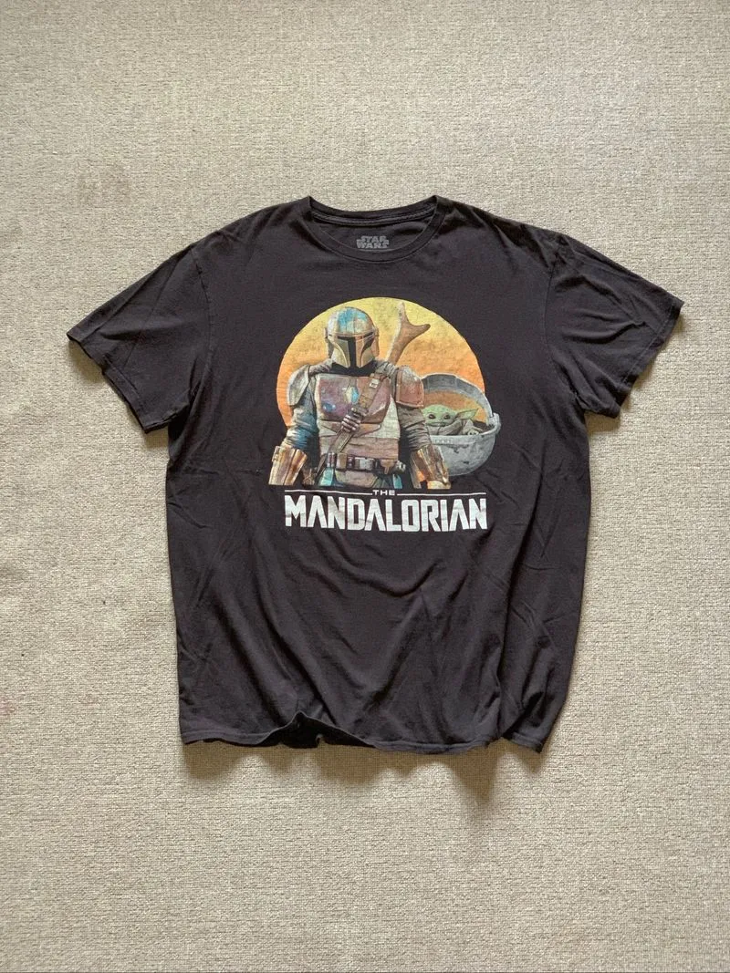 starwars kaos film vintage hitam the mandalorian photo 1