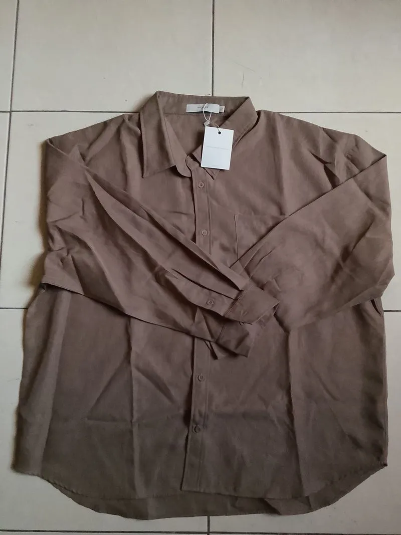 Kemeja Pria Oversized dari Ecinos photo 1