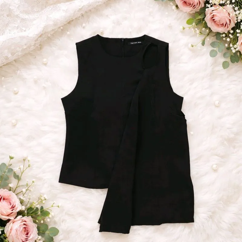 UPTOWN GIRL ASSYMETRIC BLACK TOP ONE SIZE / NEW NO TAG photo 1
