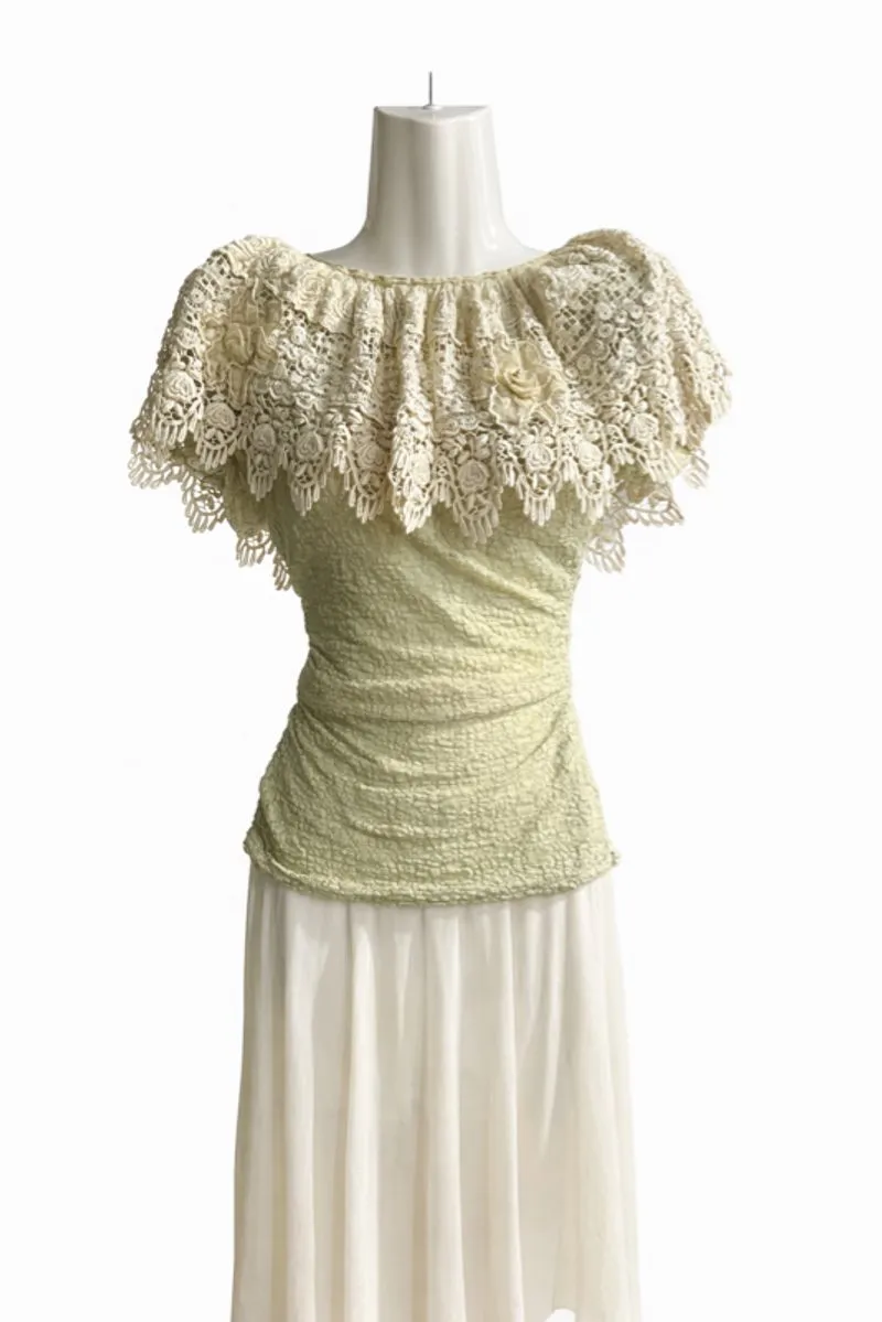 Whimsical Batwing Collar Green Top photo 1