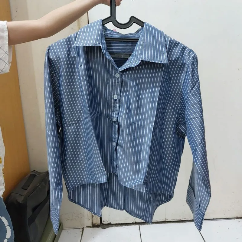 Kemeja Biru Tua Garis-Garis photo 1