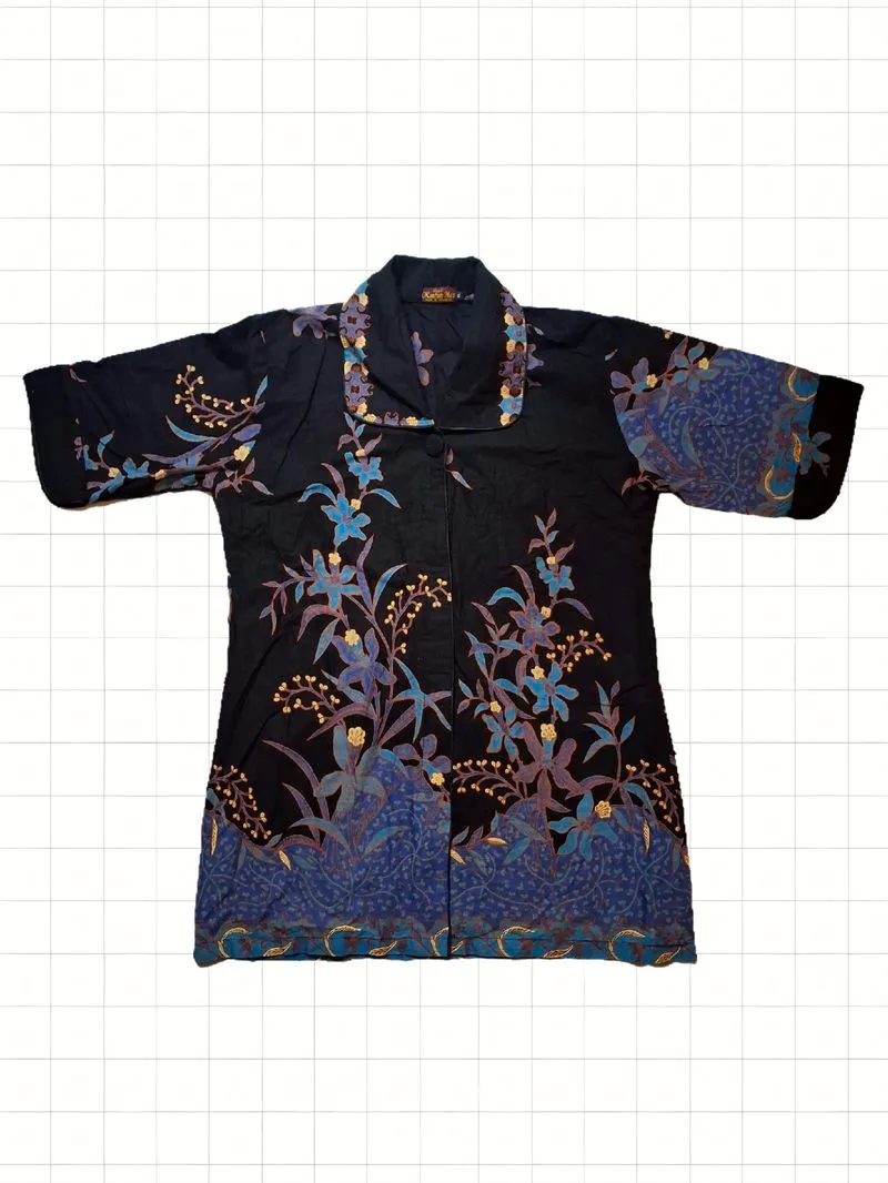 Black Batik Kraton Mas Woman photo 1