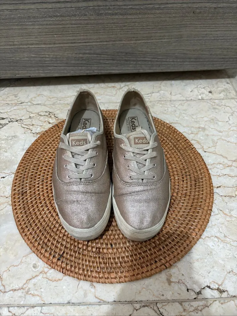 Sepatu Keds photo 1