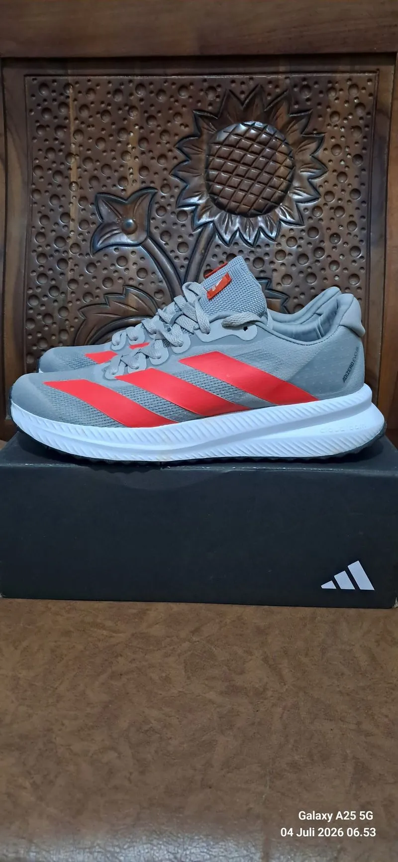 Sport shoes dari Adidas  photo 1