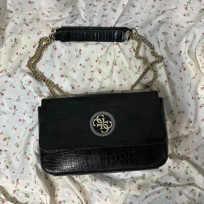 [AUTH] Gue$$ Slingbag photo 1