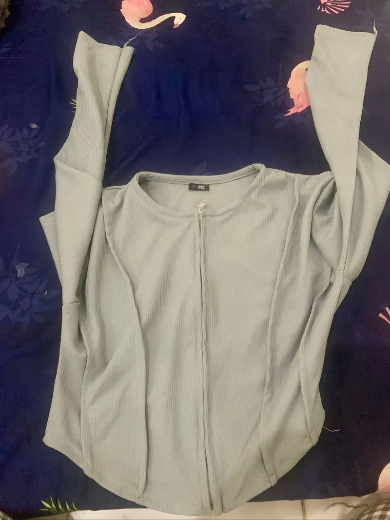 Crop top  photo 1