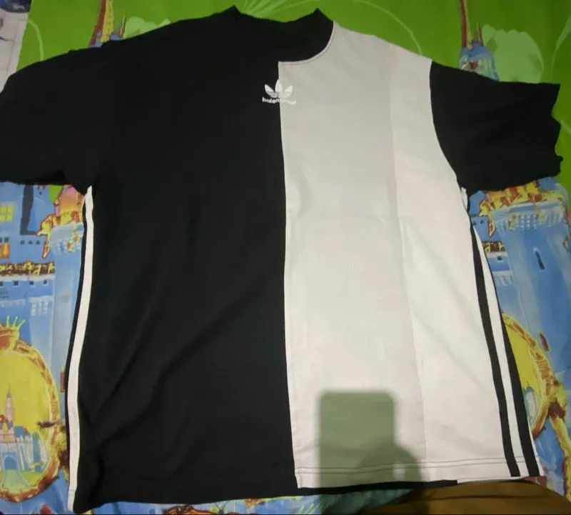 Kaos Balenciaga collab adidas logo bordir center photo 1
