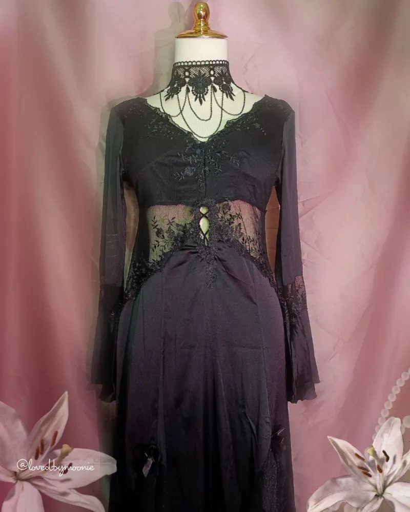 Long silky laced black nightgown photo 1