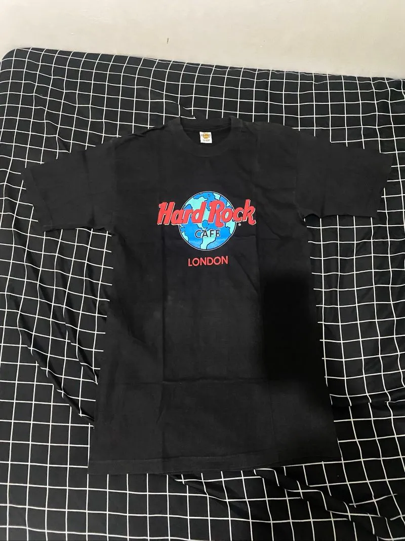 Kaos Hard Rock Cafe London Hitam – Classic Logo Tee photo 1