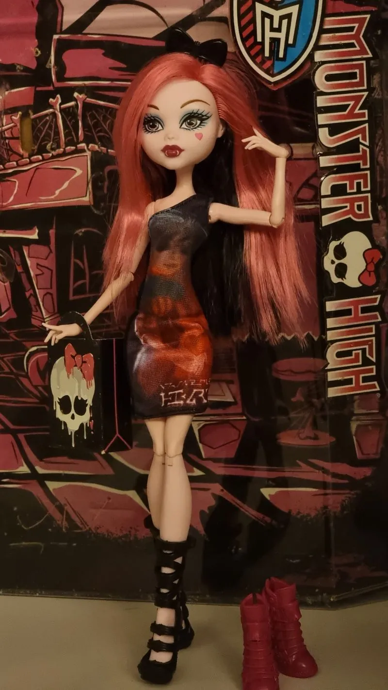 Monster High doll Draculaura photo 1