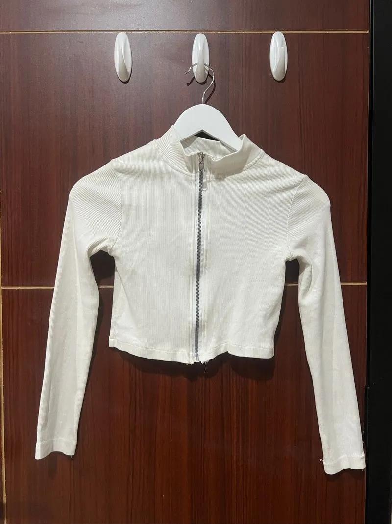 white jacket crop photo 1