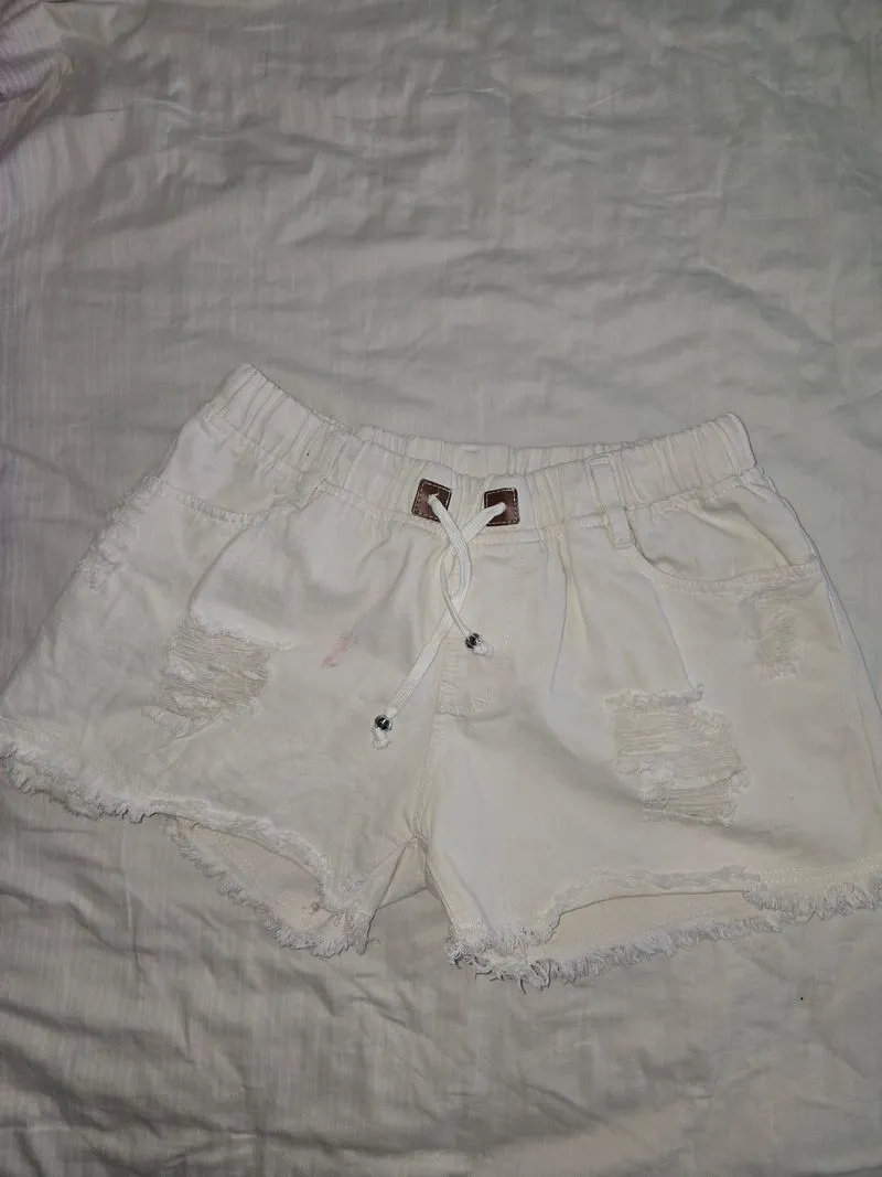 White short photo 1