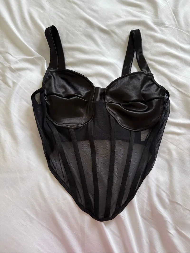 Bustier photo 1