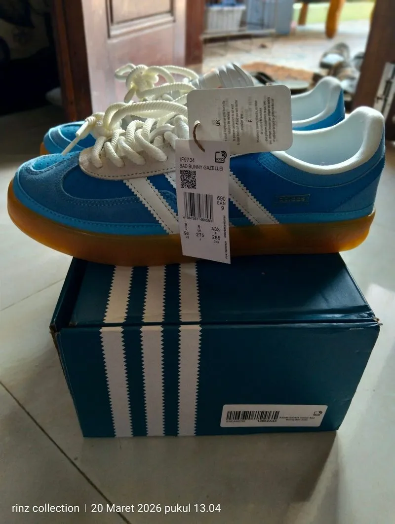Adidas indoor Bad Bunny San Juan photo 1