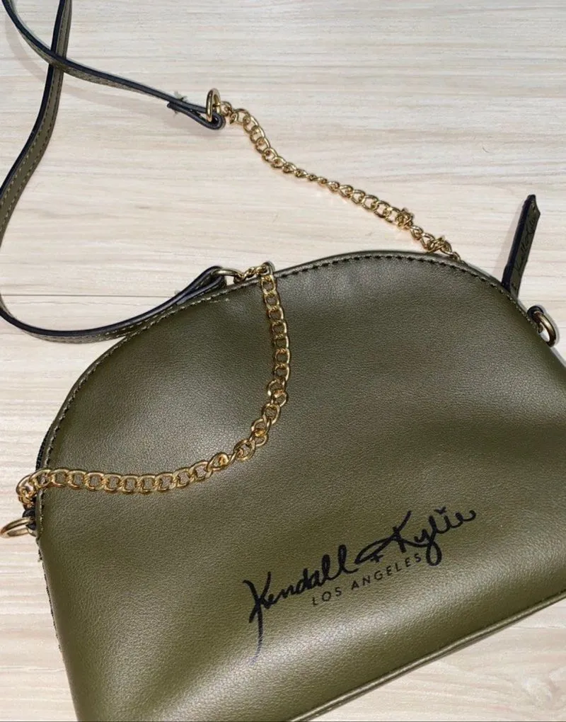 kendall kylie sling bag photo 1