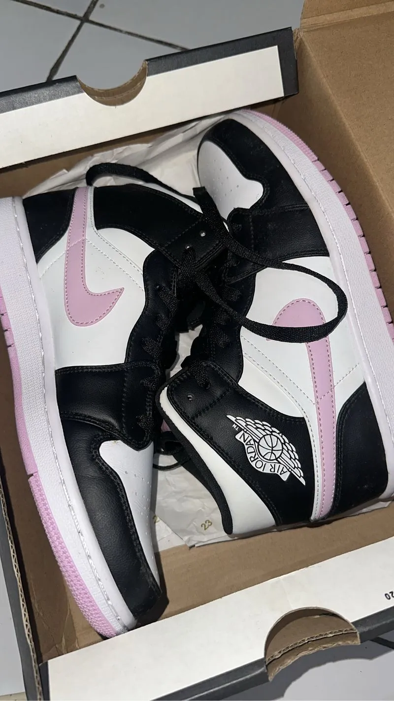 preloved nike air jordan 1 mid arctic pink photo 1