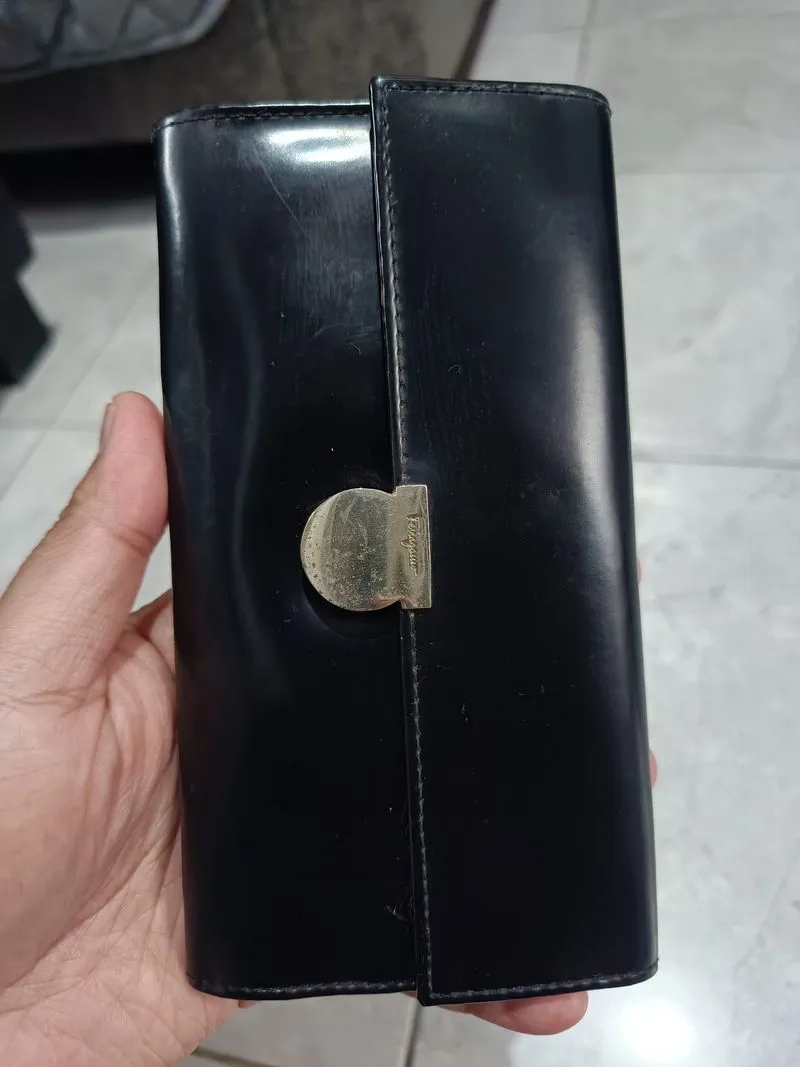 Dompet Panjang Lipat Kulit Salvatore Ferragamo kondisi mulus photo 1