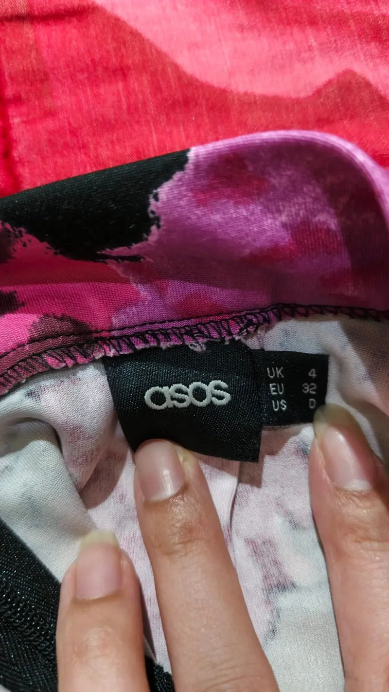 Asos  photo 1