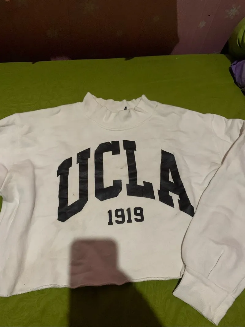 sweater  photo 1