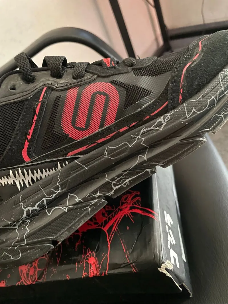 Sepatu UNERD X GODZILLA photo 1