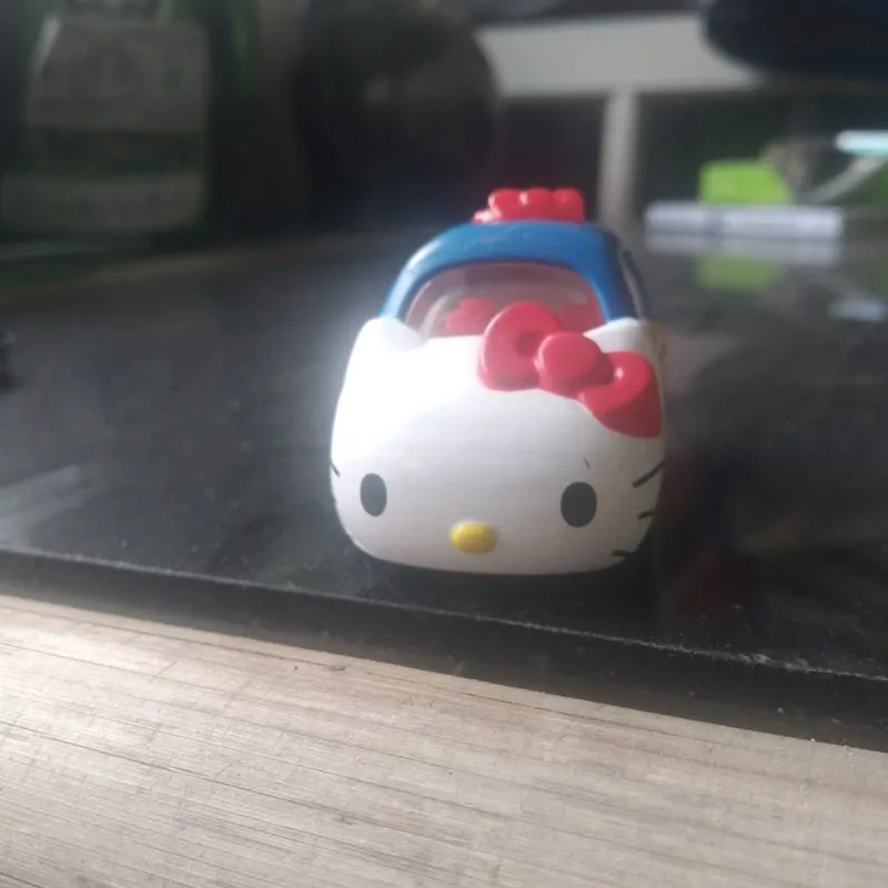 Tomica Hello Kitty photo 1