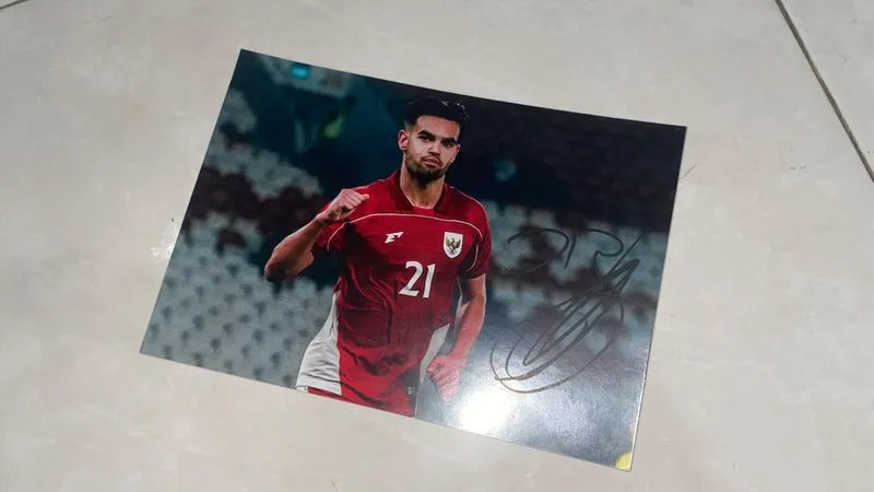 Jens Raven Signed Poster Timnas Indonesia photo 1