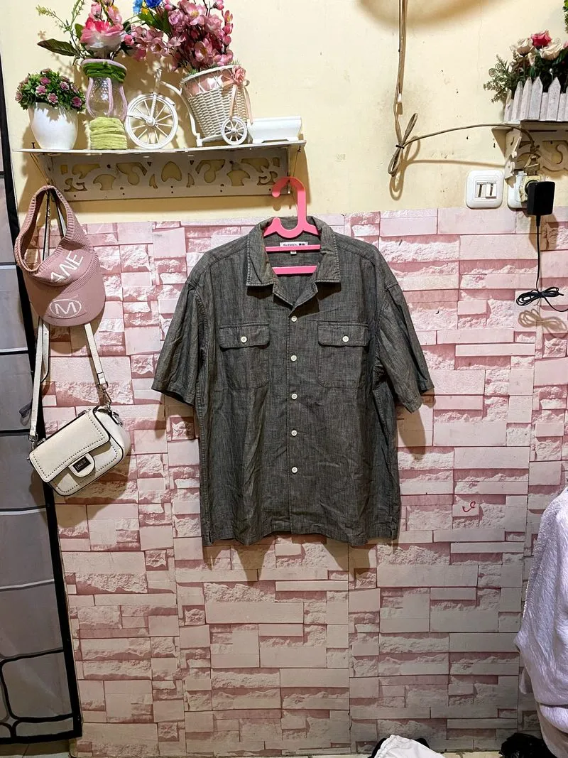 Kemeja open collar uniqlo JW anderson photo 1