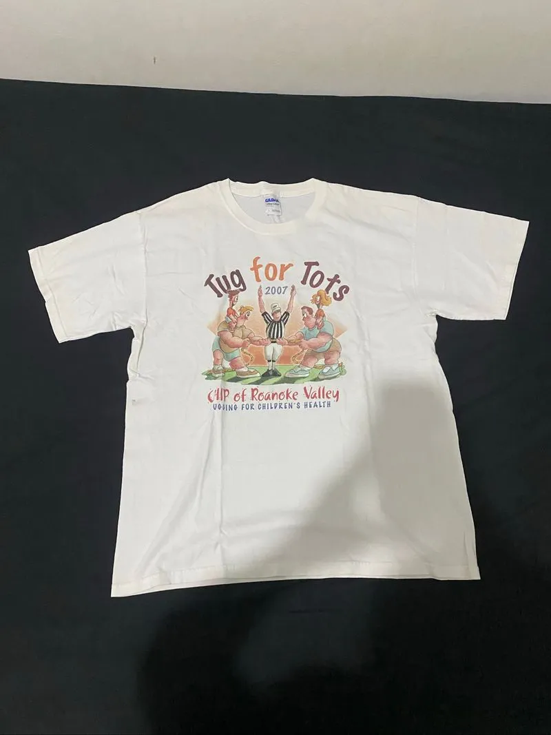 Kaos Vintage “Tug for Tots 2007” – Rare Graphic Tee photo 1