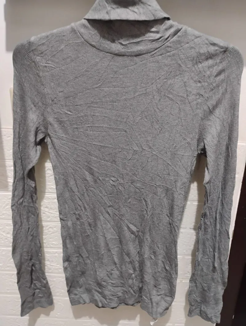 T-shirt UNIQLO Heattech Extrawarm Turtleneck Ribbed knit  photo 1