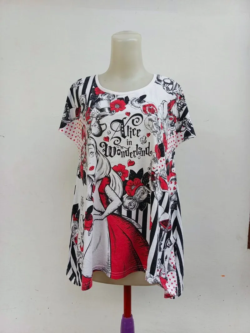 Kaos Tokyo Disney resort
alice in wonderland photo 1