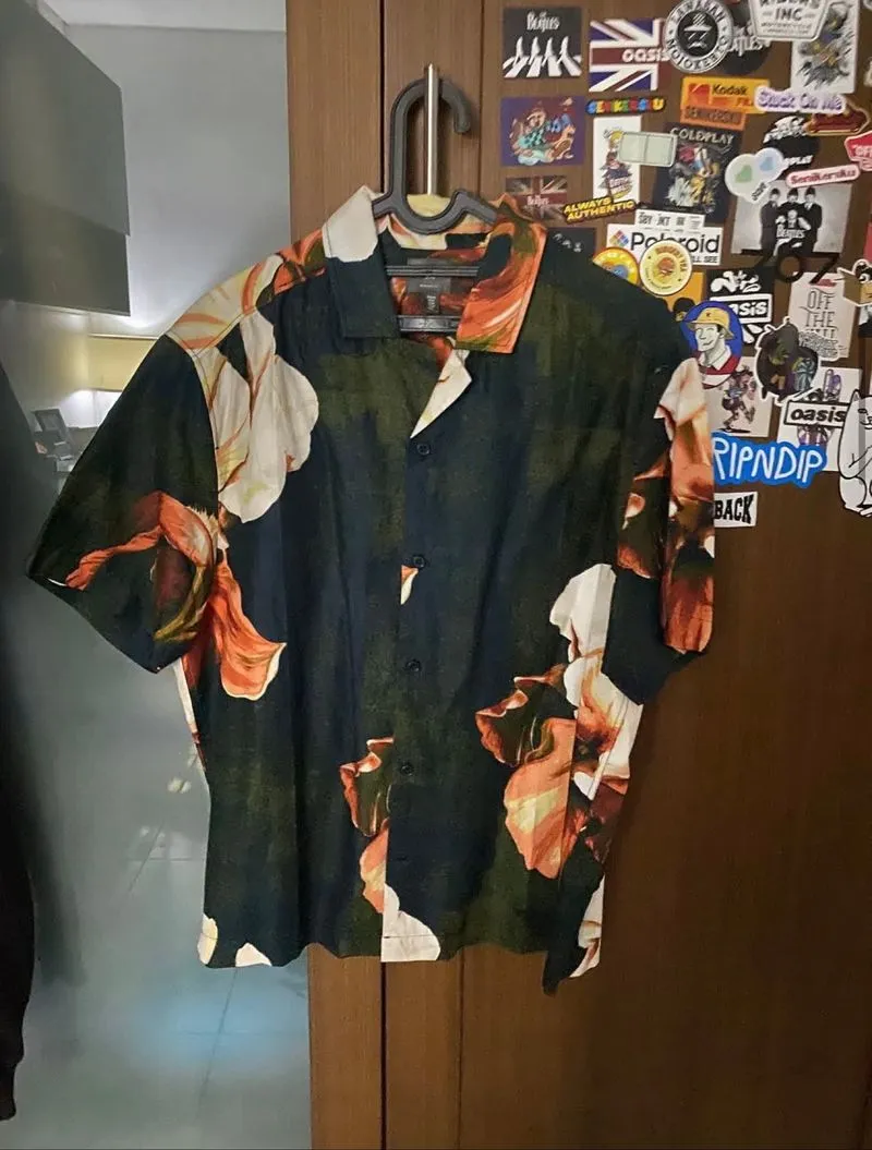 H&M Beach Shirt photo 1
