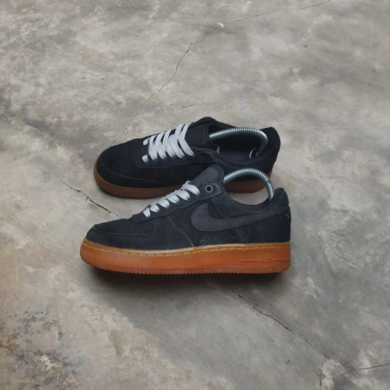 Nike Air Force 1 photo 1