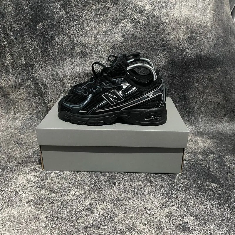 New balanc* 740 black silver metalic photo 1
