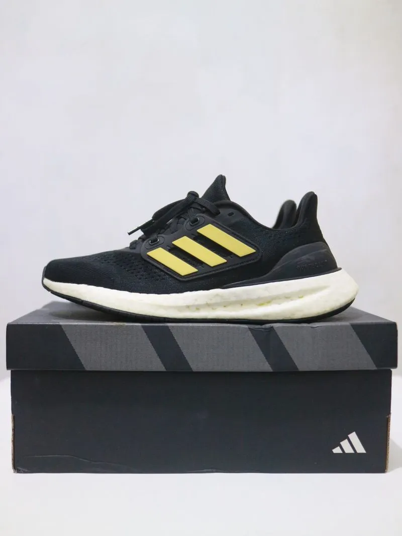 Sepatu running PureBoost 23 Black Gold original preloved photo 1