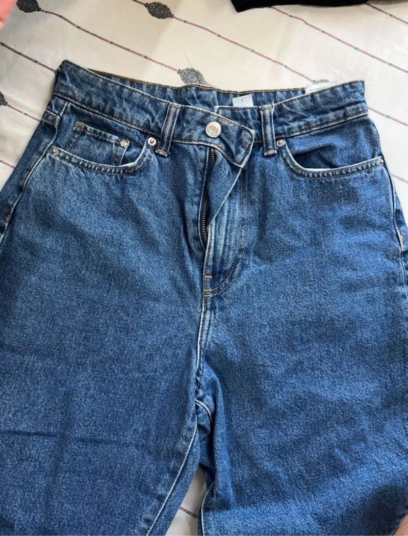 h&m loose mom jeans photo 1