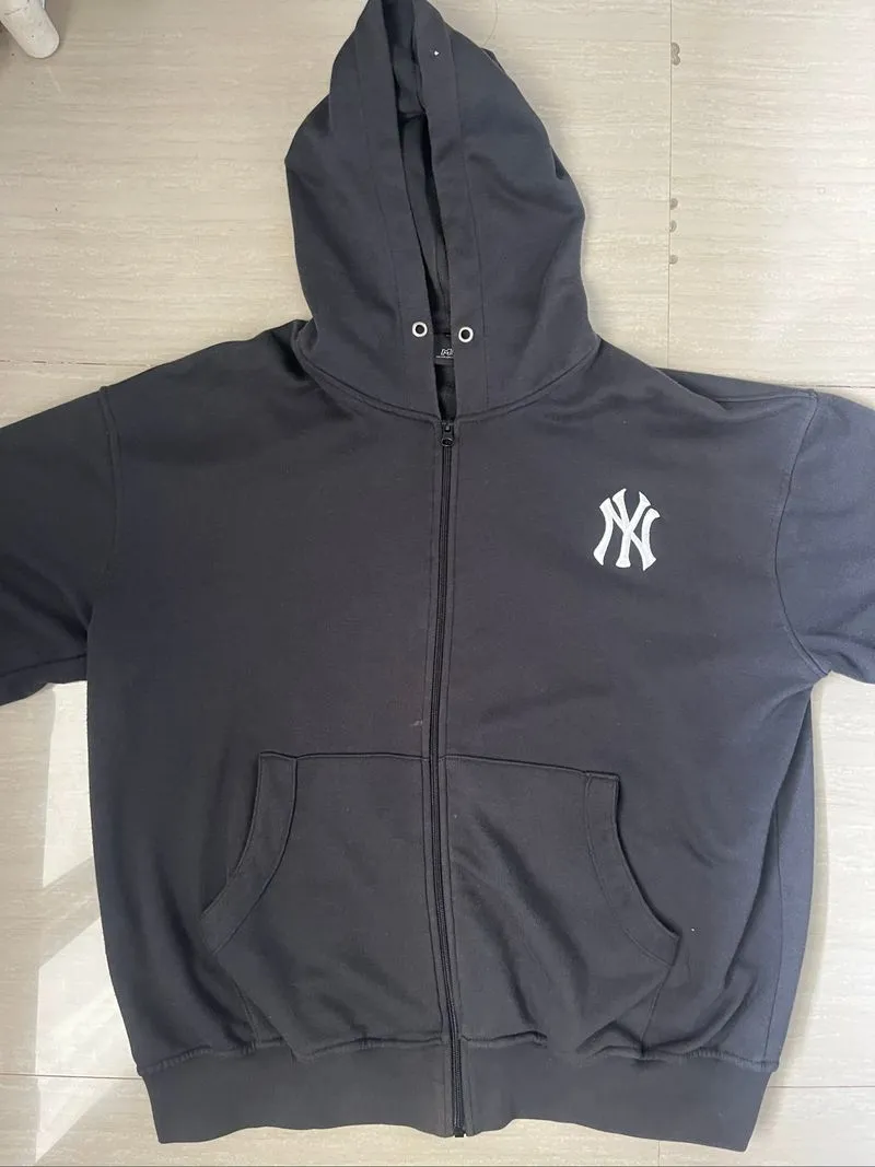 New Era New York Yankees MLB Essential Full-Zip Hoodie photo 1