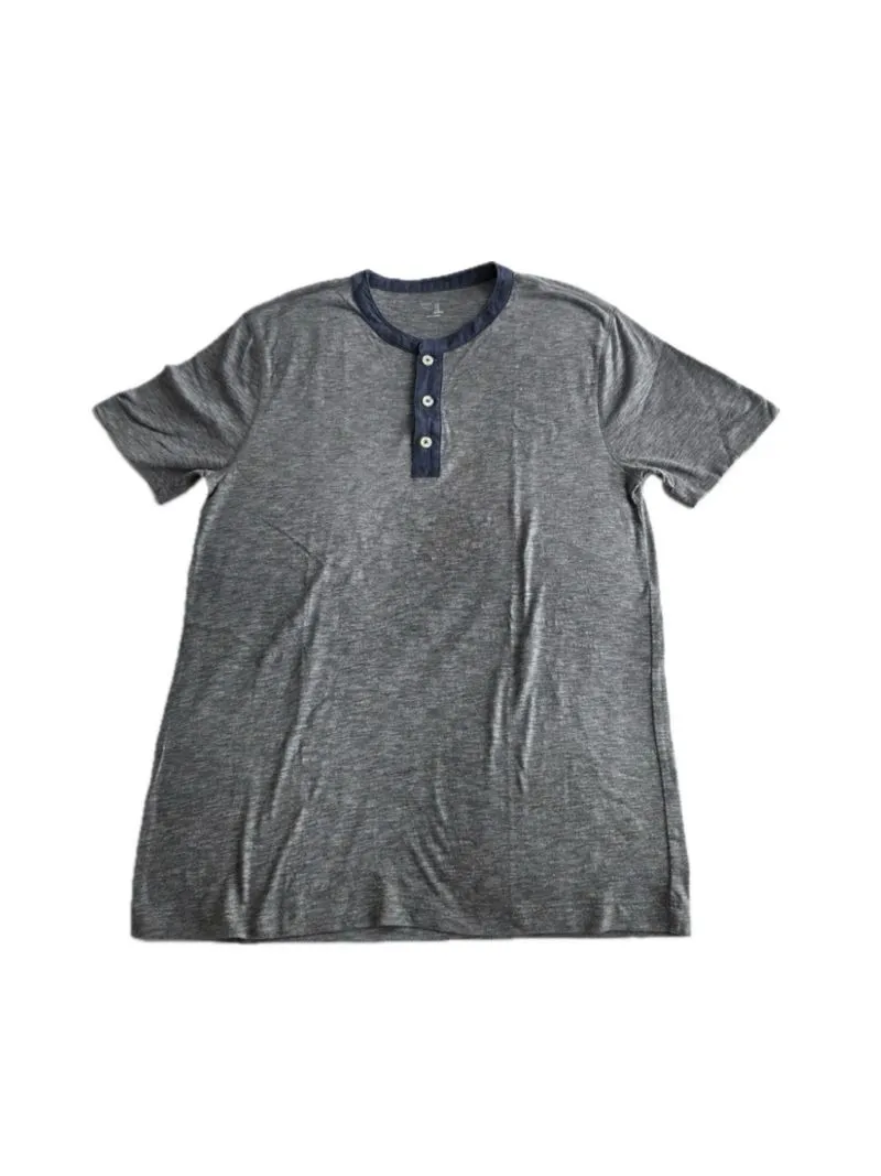 Gap Gray T-shirt Mens / Atasan Baju Pria Abu-abu  photo 1
